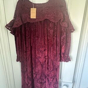 Elegant Lace shoulder comfortable swingy midi dress